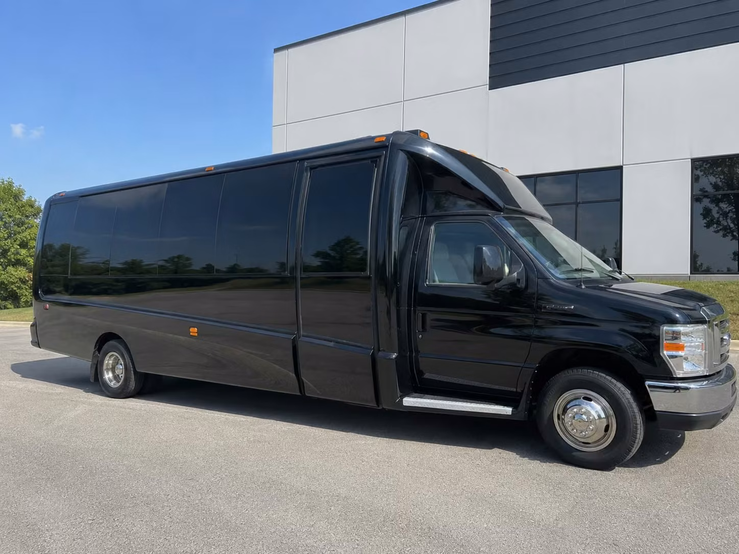 party bus rentals for gastonia groups headed to carowinds and live nation events